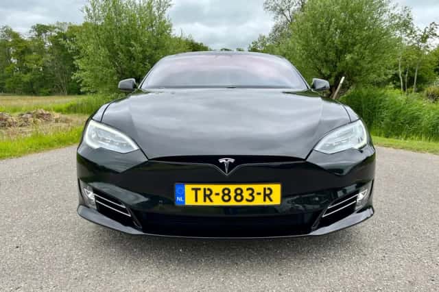 Tesla Model S (2018) thumbnail 4