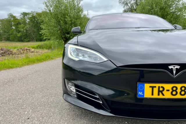 Tesla Model S (2018) thumbnail 5