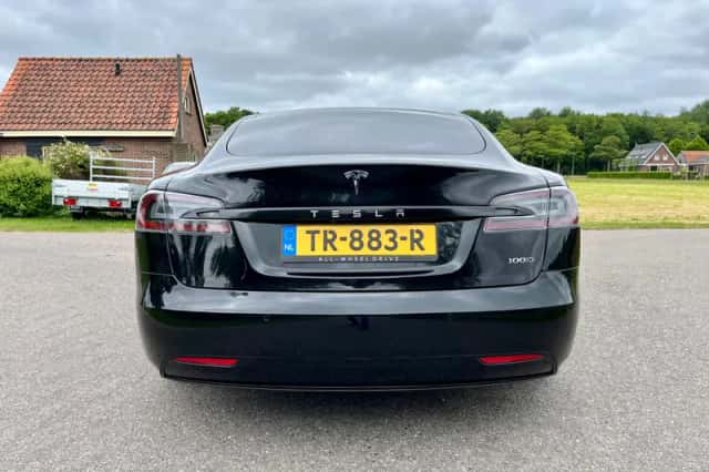 Tesla Model S (2018) thumbnail 9