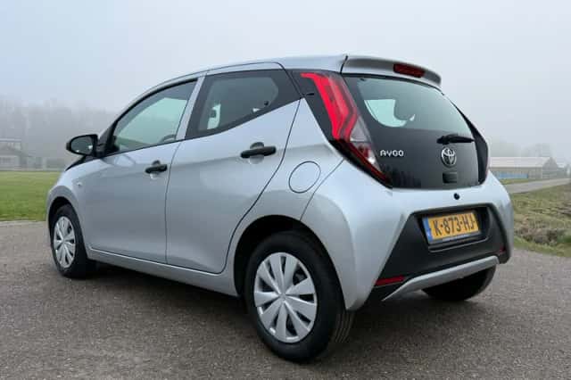 Toyota Aygo (2021) thumbnail 3