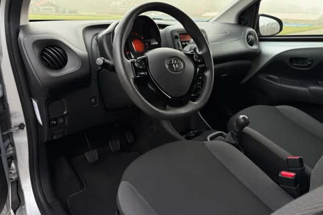 Toyota Aygo (2021) thumbnail 4
