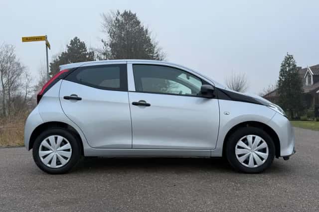 Toyota Aygo (2021) thumbnail 31