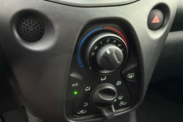 Toyota Aygo (2021) thumbnail 7