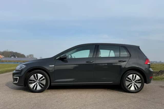Volkswagen E-Golf (2020) thumbnail 2