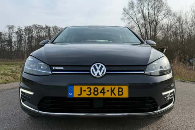 Volkswagen E-Golf (2020) thumbnail 17