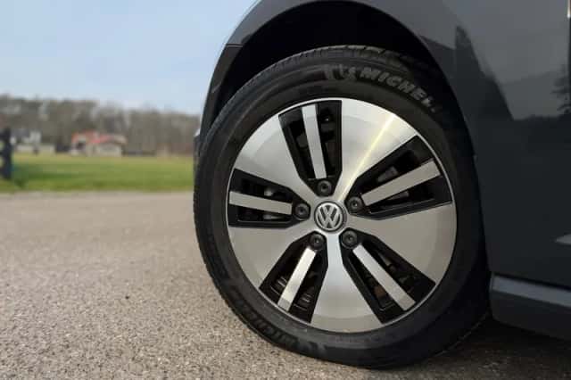 Volkswagen E-Golf (2020) thumbnail 19