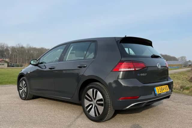 Volkswagen E-Golf (2020) thumbnail 3