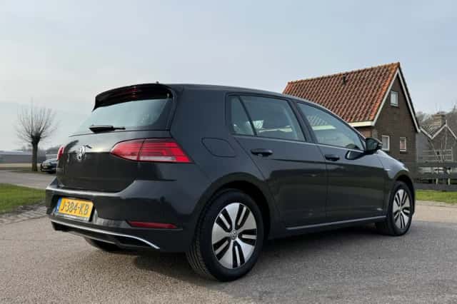 Volkswagen E-Golf (2020) thumbnail 25