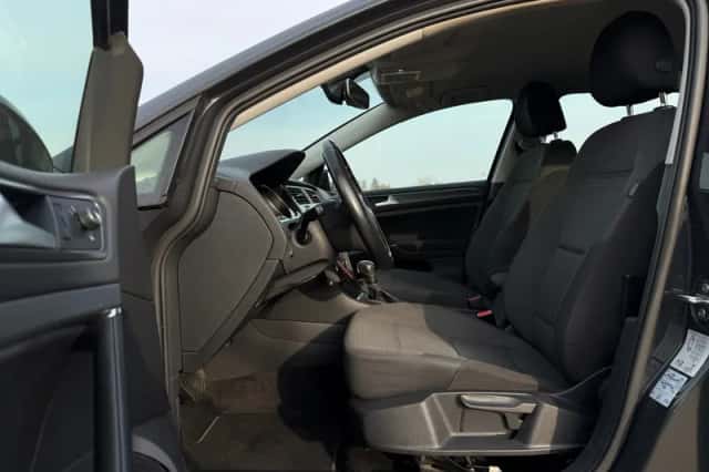 Volkswagen E-Golf (2020) thumbnail 6