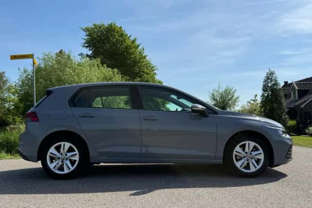 Volkswagen Golf (2023) thumbnail 30