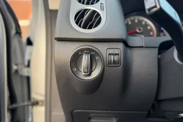 Volkswagen Tiguan (2011) thumbnail 15