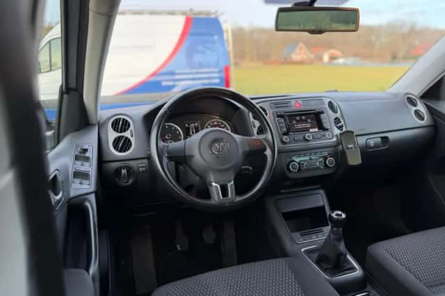 Volkswagen Tiguan (2011) thumbnail 17