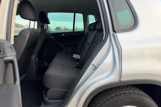 Volkswagen Tiguan (2011) thumbnail 21