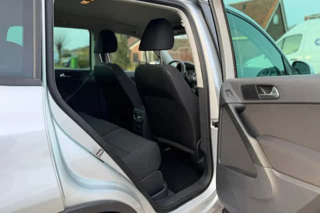 Volkswagen Tiguan (2011) thumbnail 23
