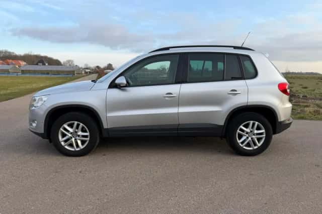 Volkswagen Tiguan (2011) thumbnail 4
