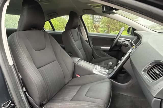 Volvo S60 (2011) thumbnail 2