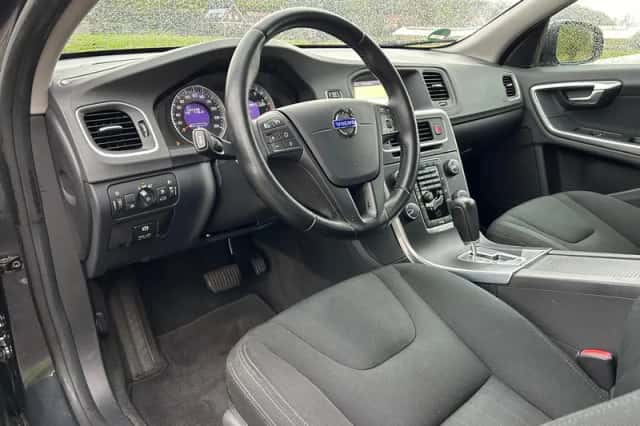 Volvo S60 (2011) thumbnail 16