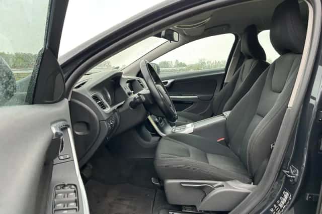 Volvo S60 (2011) thumbnail 17