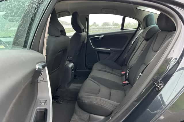 Volvo S60 (2011) thumbnail 18
