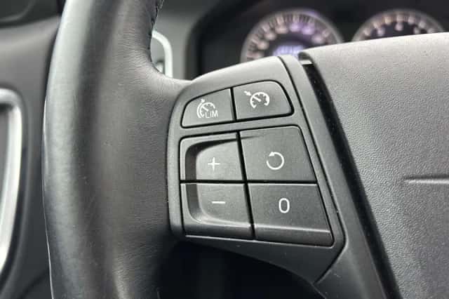 Volvo S60 (2011) thumbnail 23