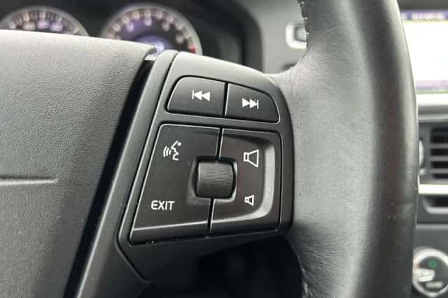 Volvo S60 (2011) thumbnail 25