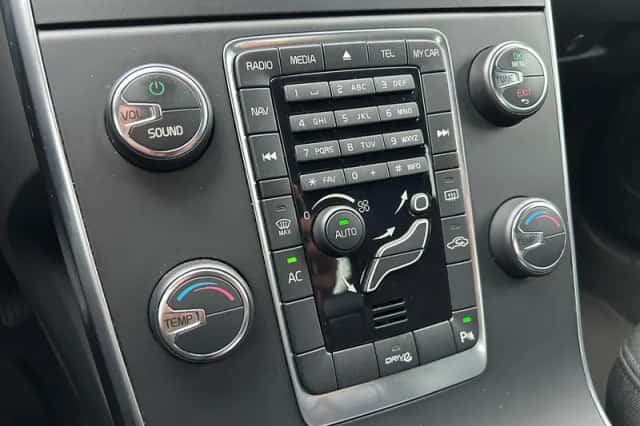 Volvo S60 (2011) thumbnail 26