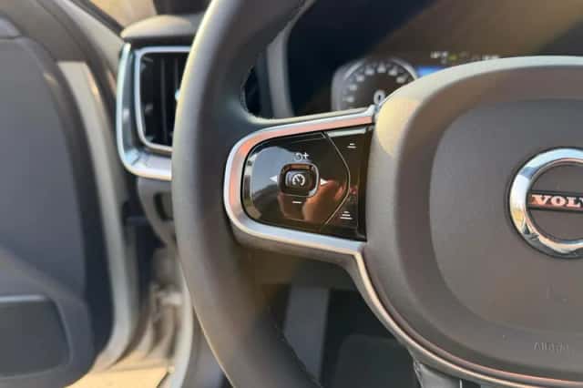 Volvo S60 (2022) thumbnail 16