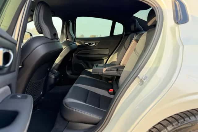 Volvo S60 (2022) thumbnail 23