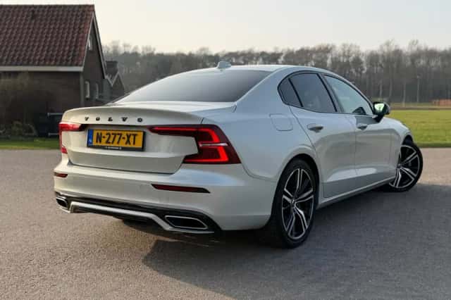 Volvo S60 (2022) thumbnail 7