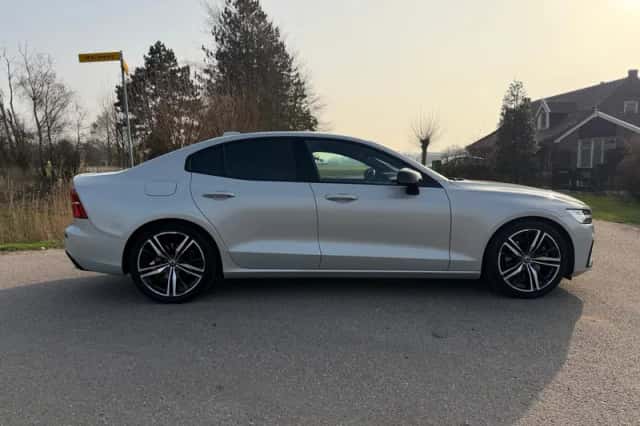 Volvo S60 (2022) thumbnail 8