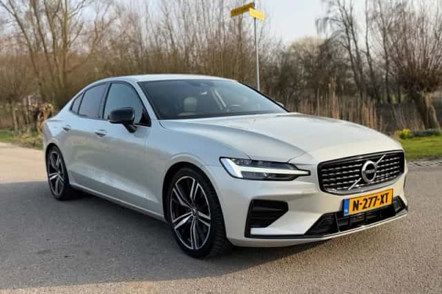Volvo S60 (2022) thumbnail 9