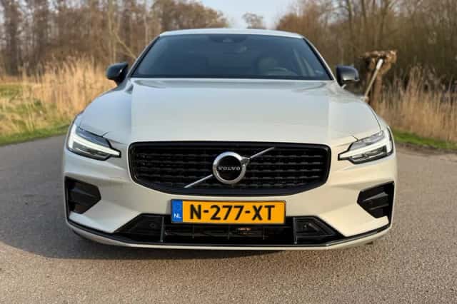 Volvo S60 (2022) thumbnail 10