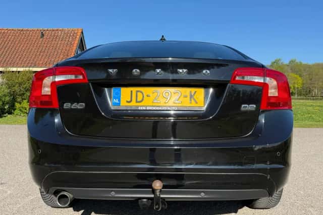Volvo S60 (2016) thumbnail 19