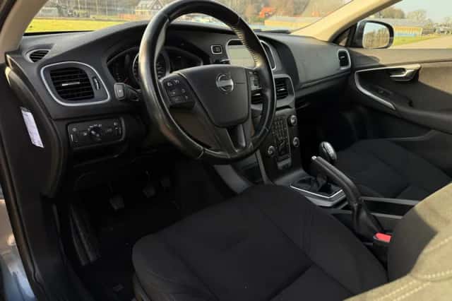 Volvo V40 (2013) thumbnail 4