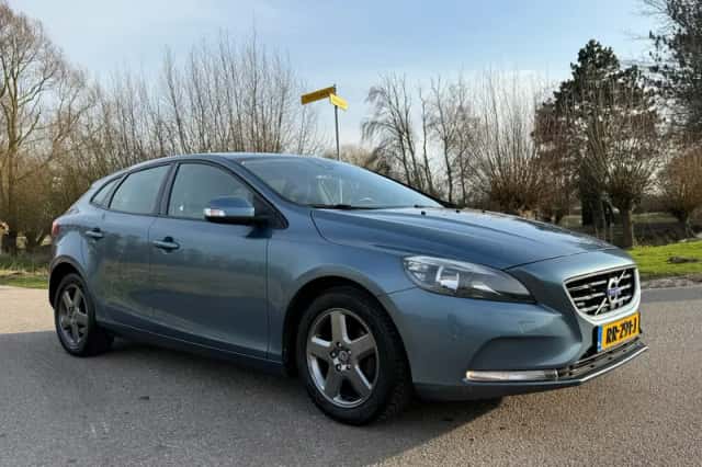 Volvo V40 (2013) thumbnail 33