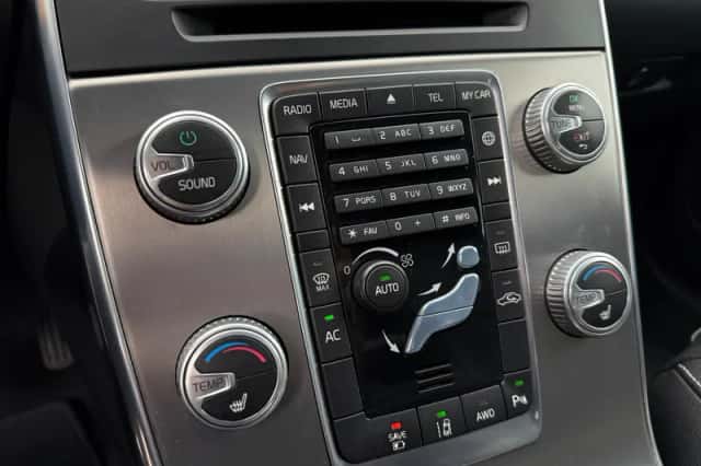 Volvo V60 (2015) thumbnail 11