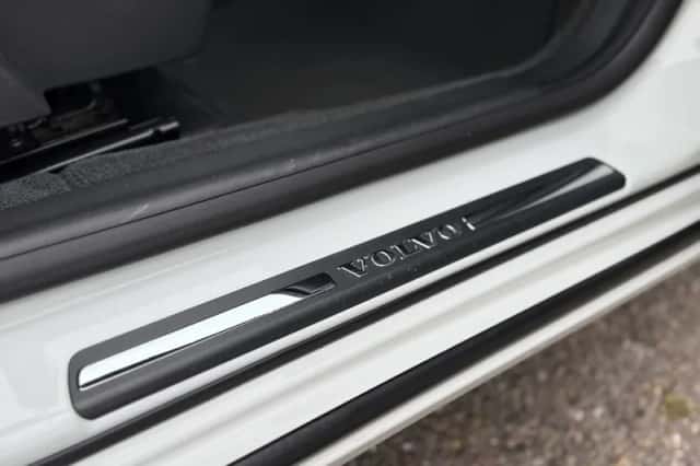 Volvo V60 (2015) thumbnail 16