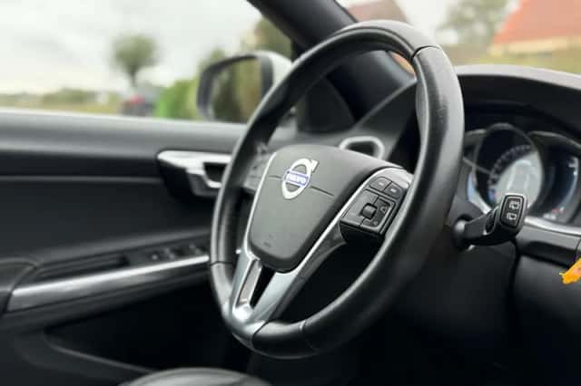 Volvo V60 (2015) thumbnail 19