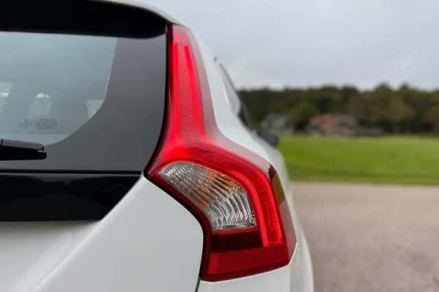 Volvo V60 (2015) thumbnail 28
