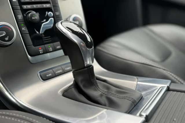 Volvo V60 (2015) thumbnail 8