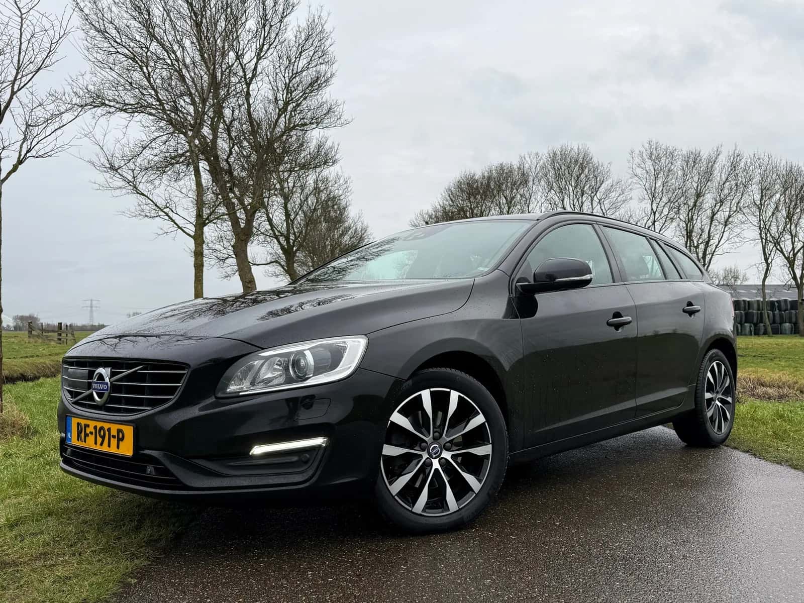 Volvo V60 (2017) — foto 1