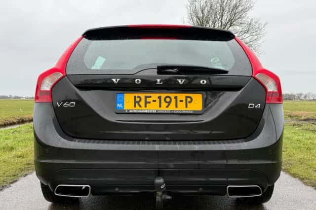 Volvo V60 (2017) thumbnail 22