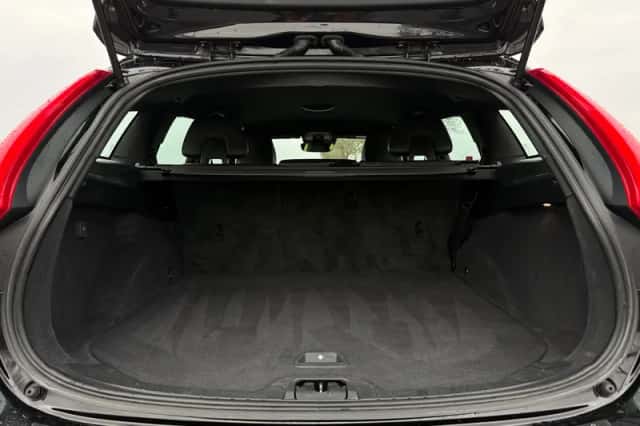 Volvo V60 (2017) thumbnail 23