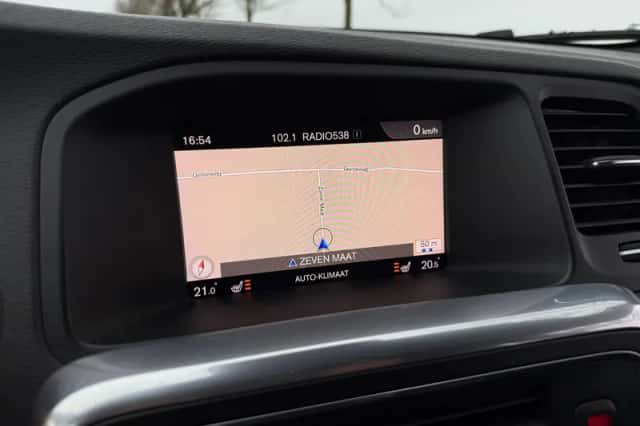 Volvo V60 (2017) thumbnail 5