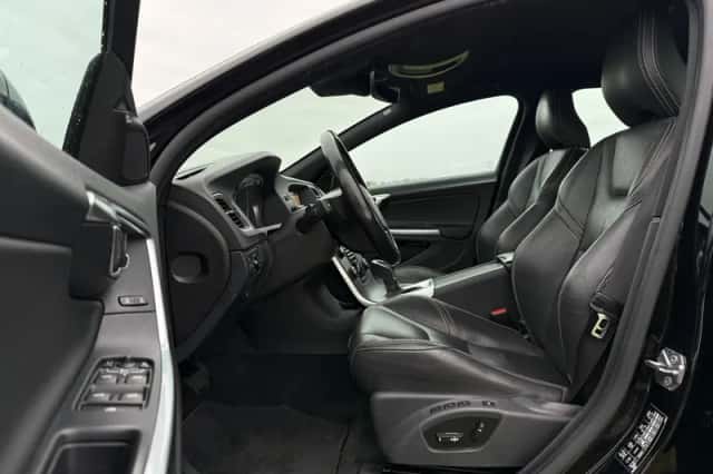 Volvo V60 (2017) thumbnail 6