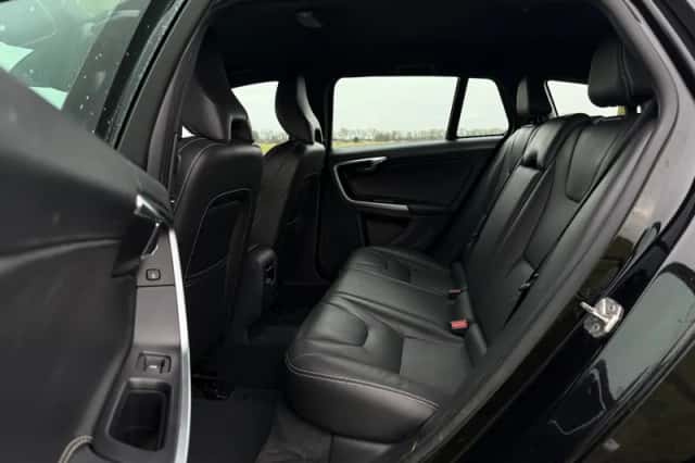Volvo V60 (2017) thumbnail 8