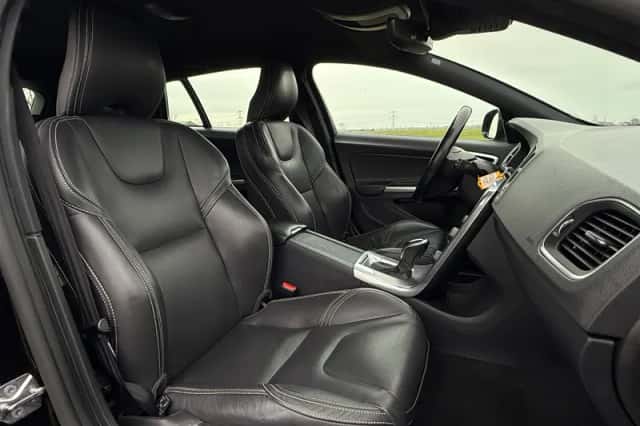 Volvo V60 (2017) thumbnail 10