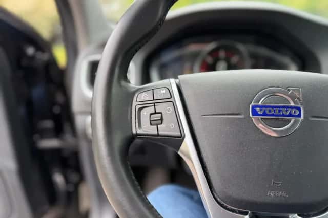 Volvo V60 (2016) thumbnail 15