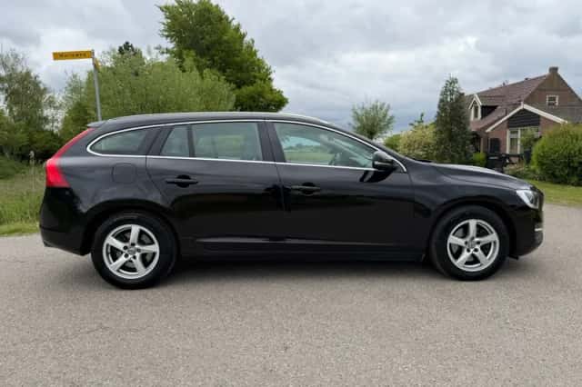 Volvo V60 (2016) thumbnail 7