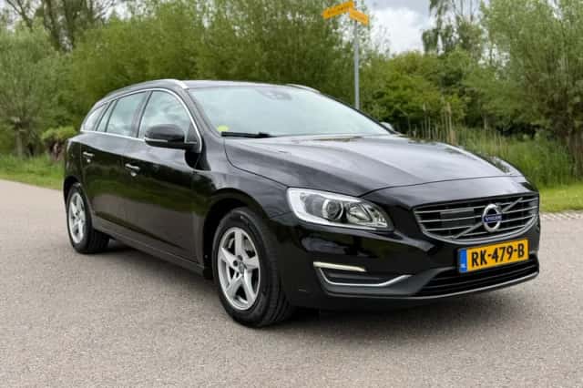 Volvo V60 (2016) thumbnail 8
